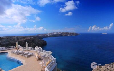 Santorini Vacation Travel Guide | Expedia