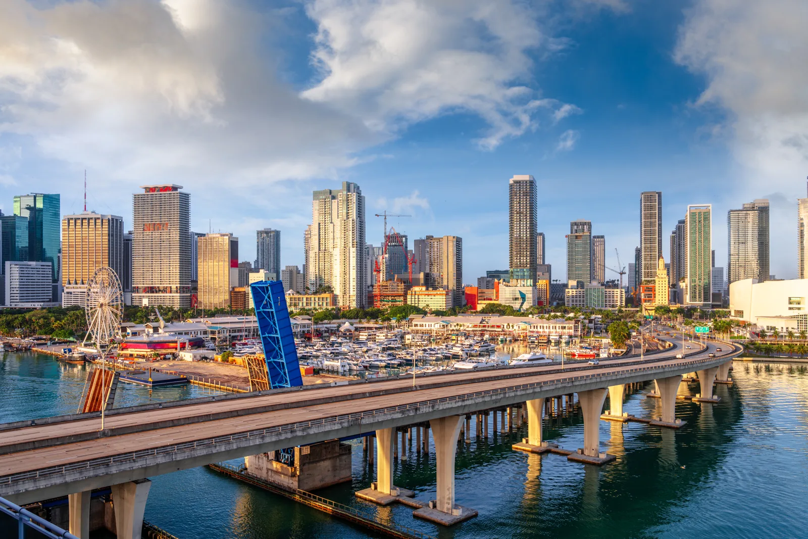 Downtown Miami skyline Downtown Miami skyline and Biscayne Bay, Florida