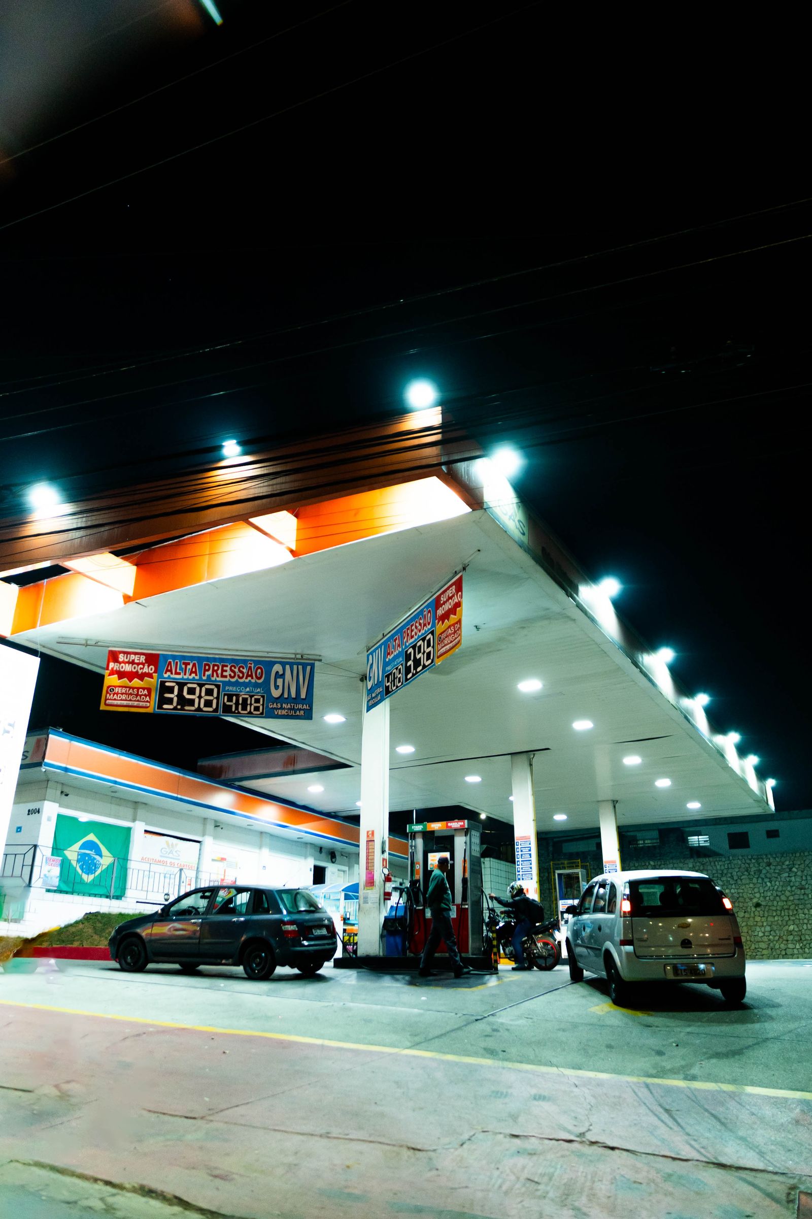 Refueling a car